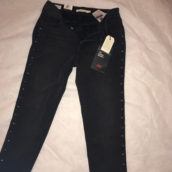 Super sass metal studded Levi’s skinny jeans - Picture 1 of 8